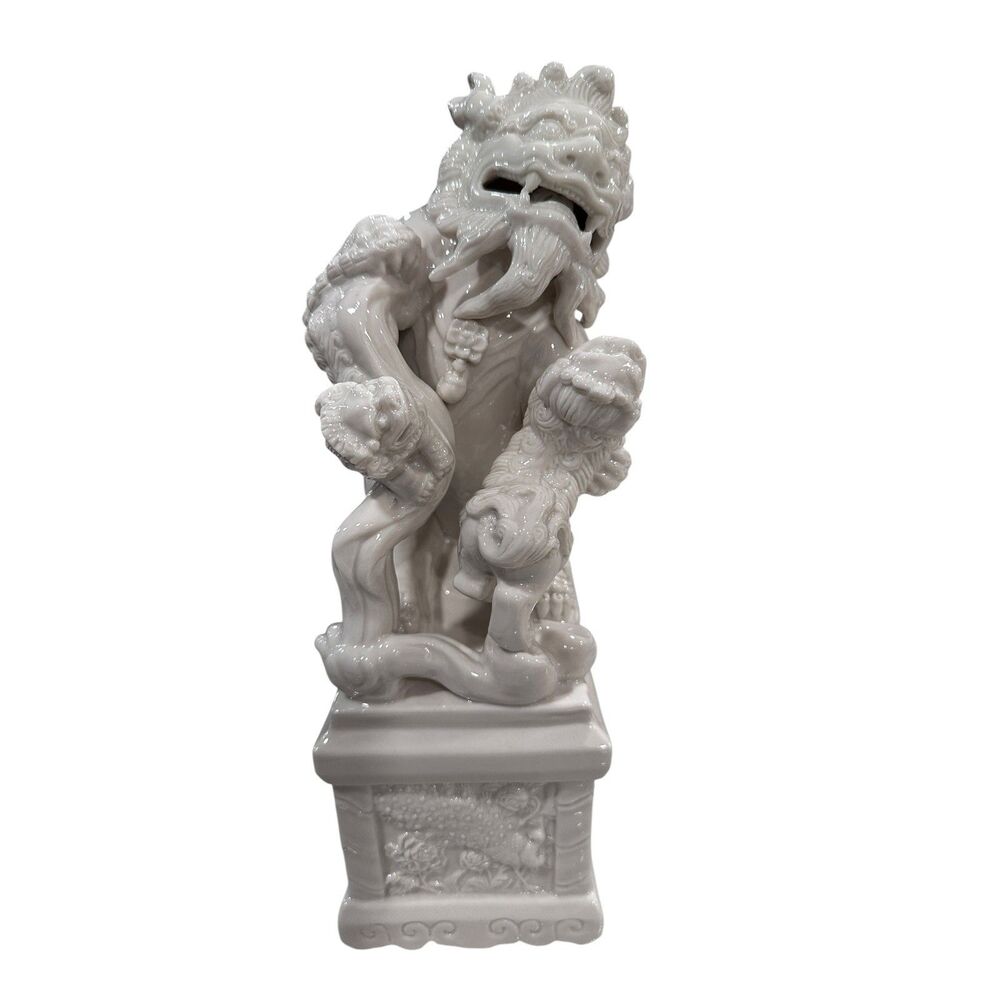 Vintage Blanc De Chine White Porcelain 11” Temple Guardian Foo Fu Dog Lion